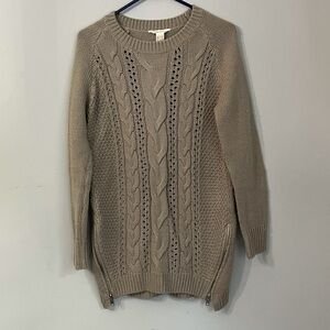 Cabin Fever tan cable knit crew neck 100% acrylic sweater with accent zippers; M
